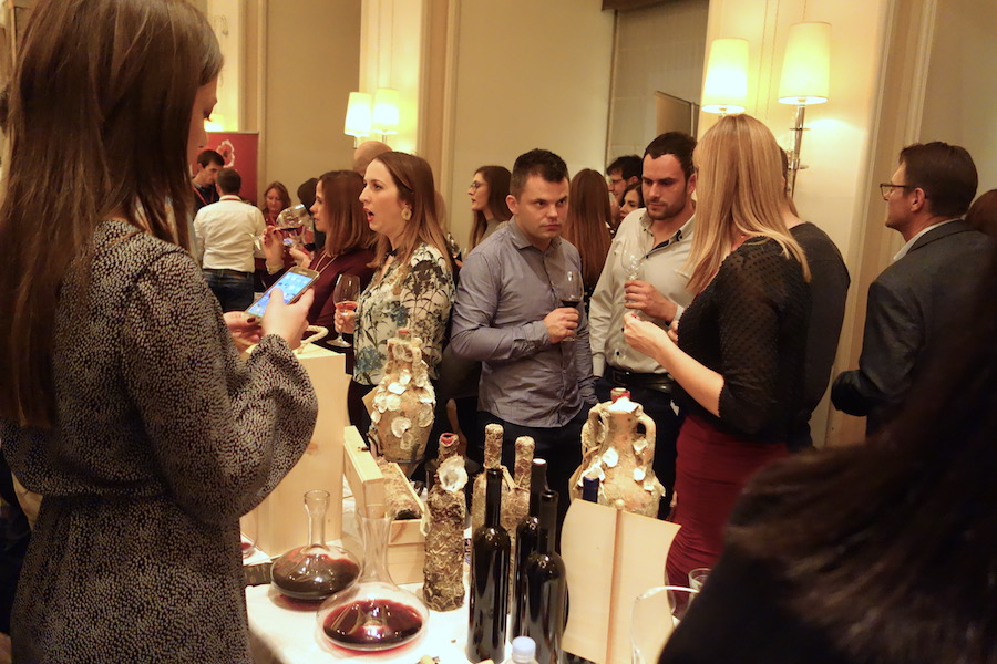 vinocom8